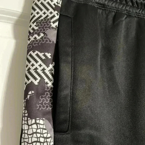 Encrypted Drawstring Fleece Joggers - Picture 8 of 12
